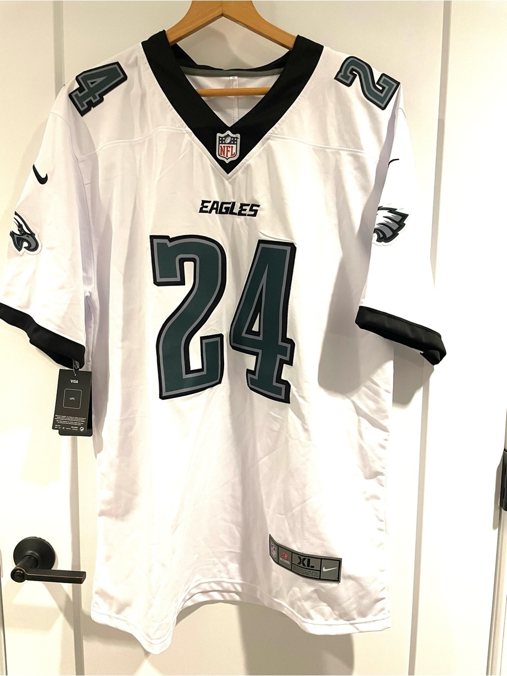 MUKUBA 24 EAGLES JERSEY NIKE 
NWT NEVER WORN Size XL FOOTBALL